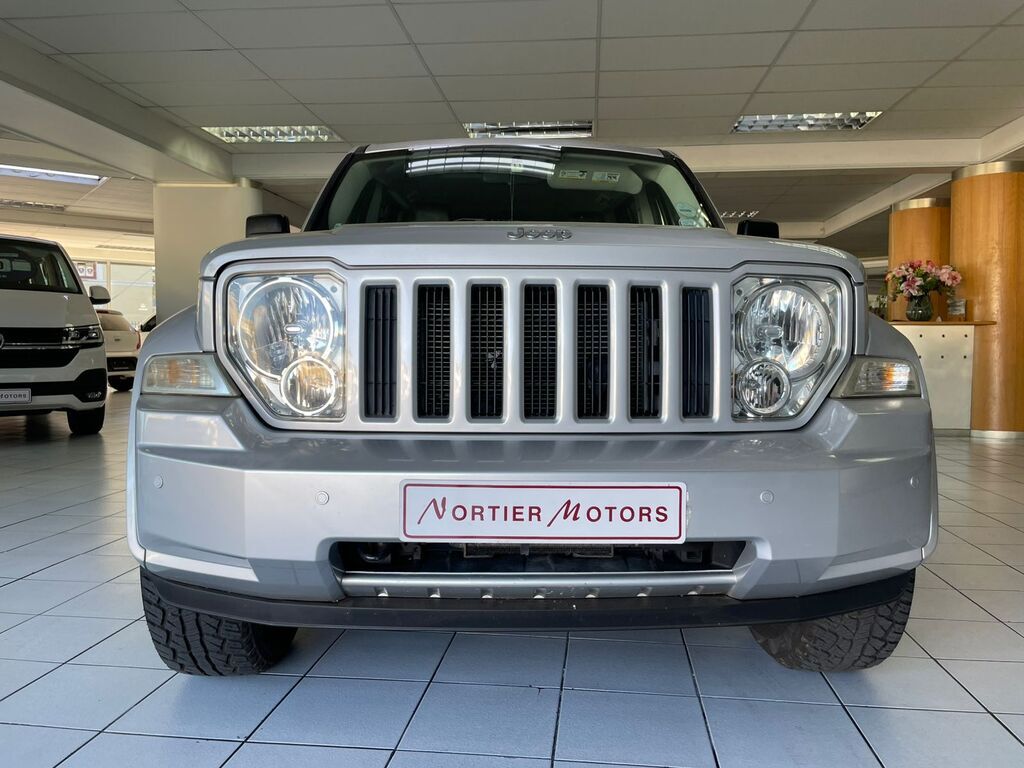 2009 JEEP CHEROKEE, Silver, 144490Kms, Automatic, SUV, Petrol, R129 900, Worcester