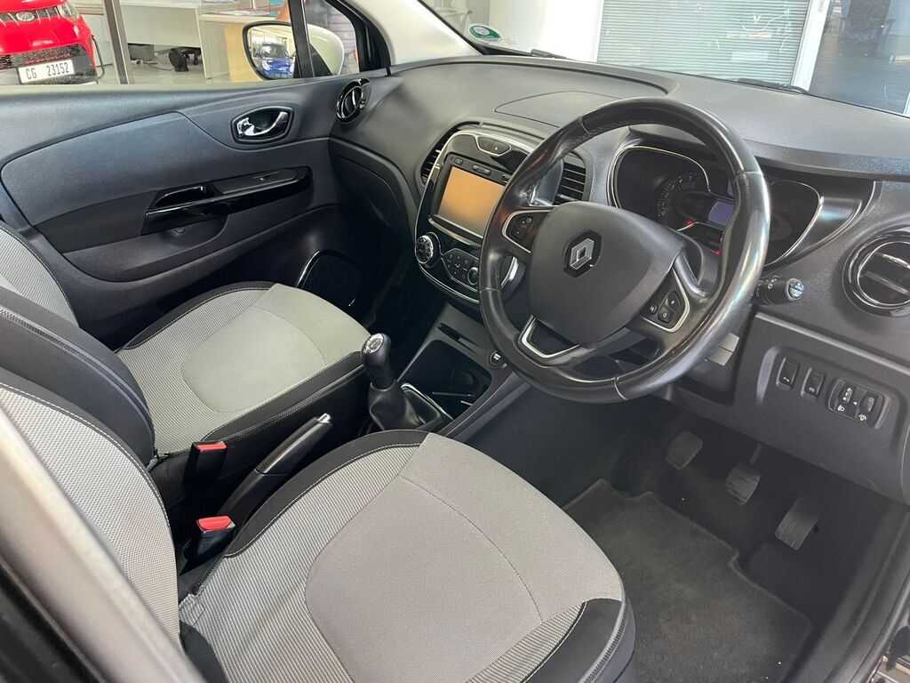 2017 RENAULT CAPTUR, Black, 89768Kms, Manual, Hatchback, Petrol, R169 900, Worcester