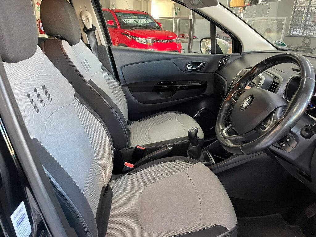 2017 RENAULT CAPTUR, Black, 89768Kms, Manual, Hatchback, Petrol, R169 900, Worcester