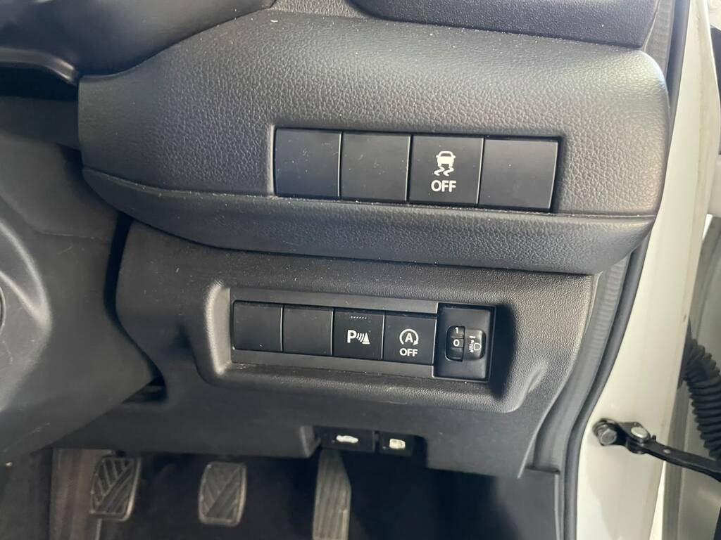 2025 SUZUKI SWIFT, White pearl metallic, 17729Kms, Manual, Hatchback, Petrol, R209 900, NORTIER MOTORS Worcester