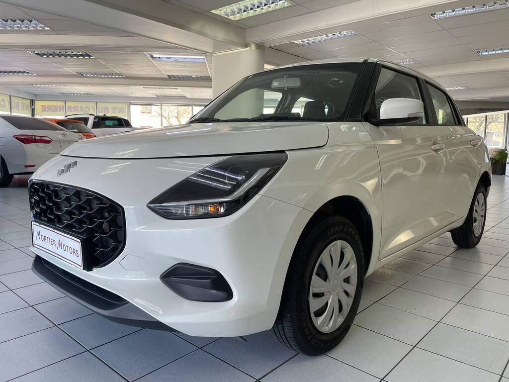 2025 SUZUKI SWIFT, White pearl metallic, 17729Kms, Manual, Hatchback, Petrol, R209 900, NORTIER MOTORS Worcester