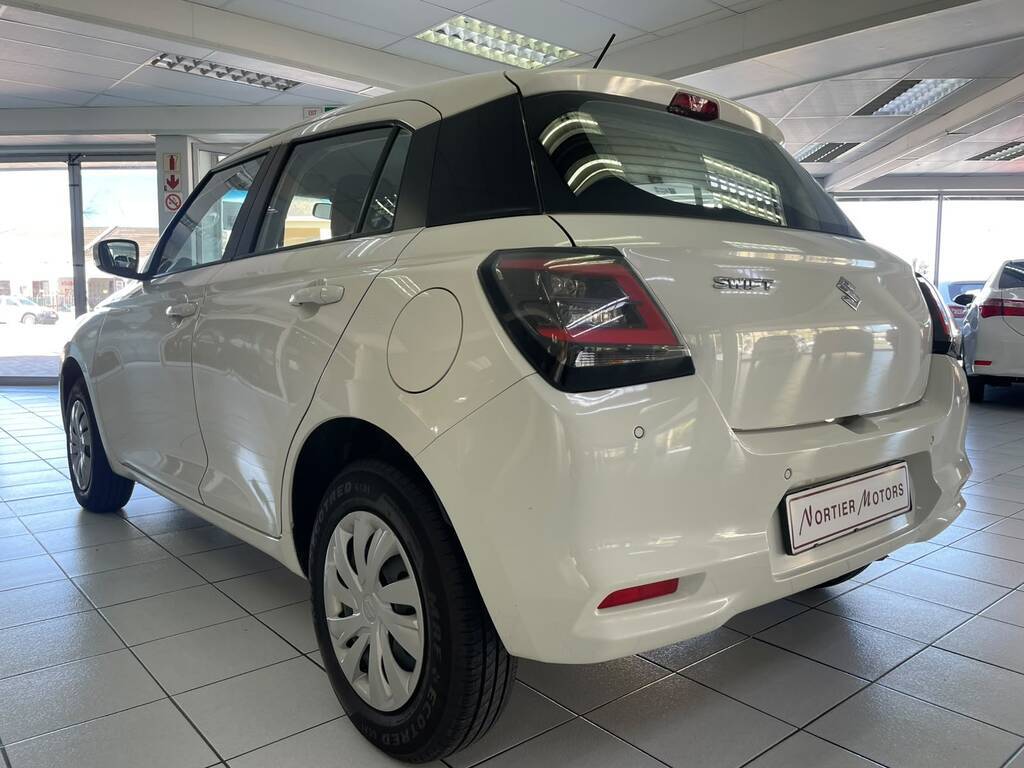 2025 SUZUKI SWIFT, White pearl metallic, 17729Kms, Manual, Hatchback, Petrol, R209 900, NORTIER MOTORS Worcester