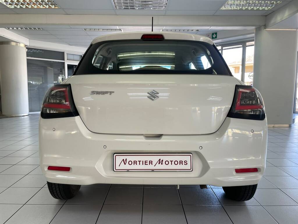2025 SUZUKI SWIFT, White pearl metallic, 17729Kms, Manual, Hatchback, Petrol, R209 900, NORTIER MOTORS Worcester