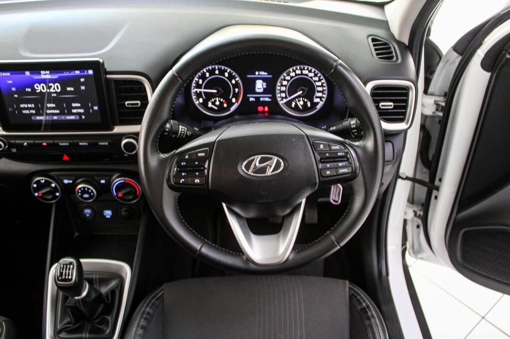HYUNDAI VENUE - Image 10
