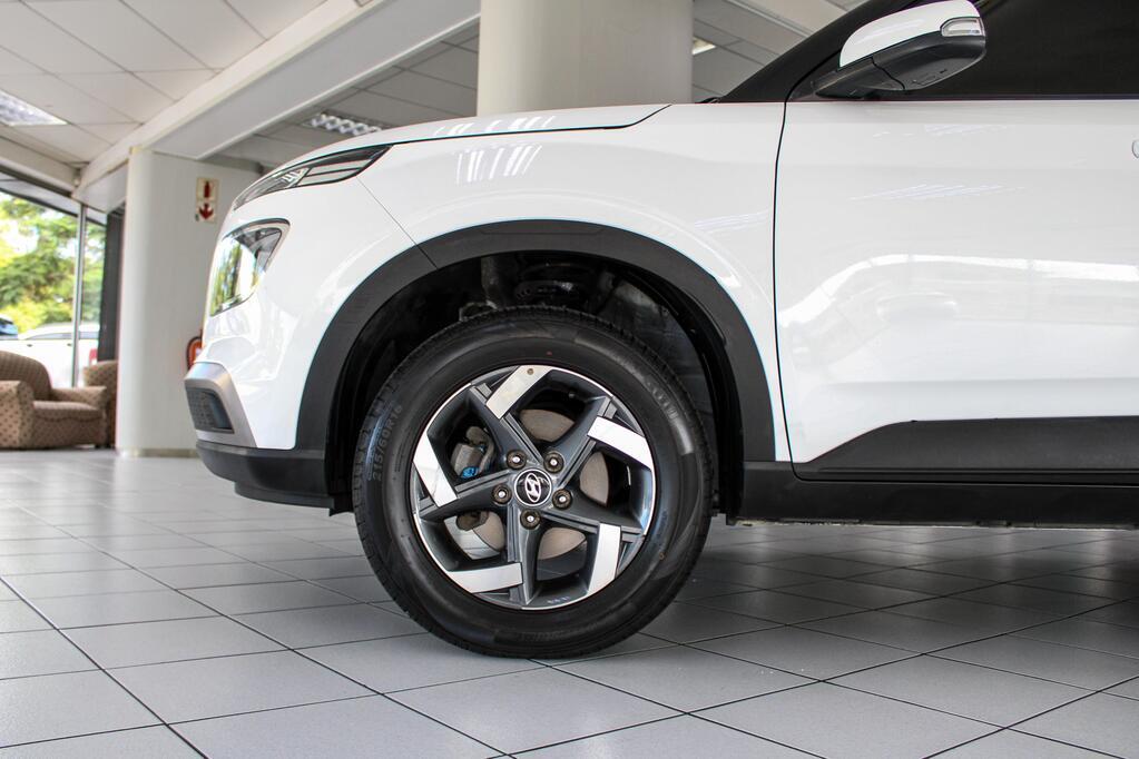 HYUNDAI VENUE - Image 5