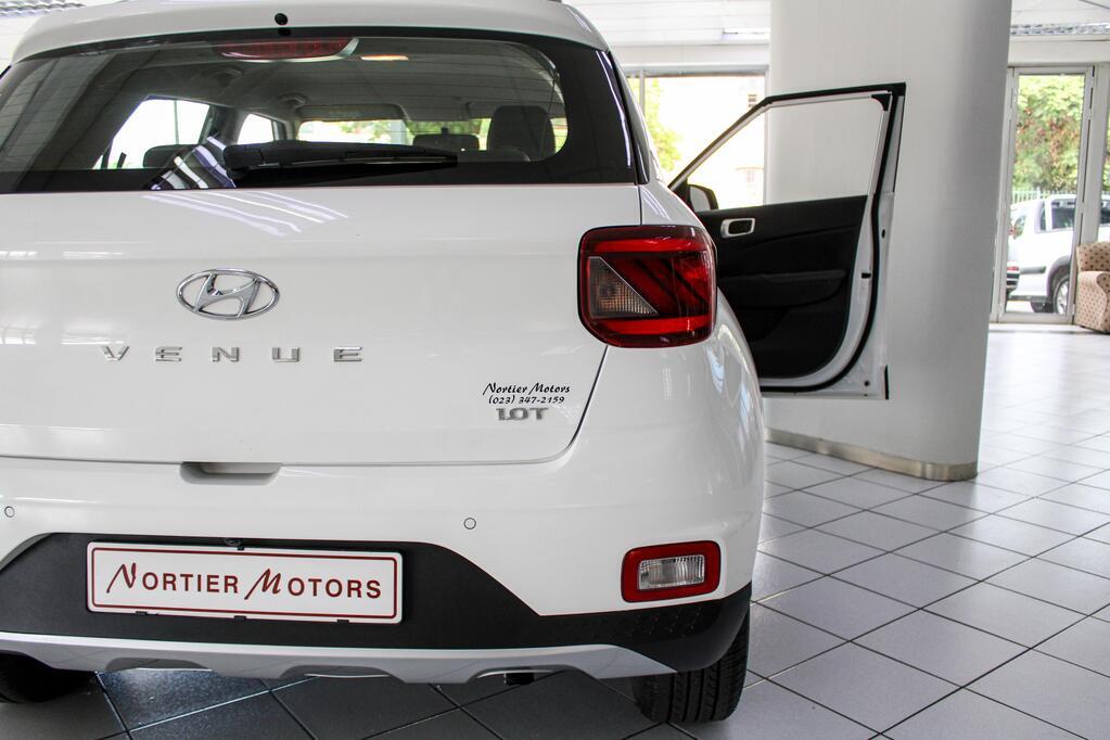 HYUNDAI VENUE - Image 6