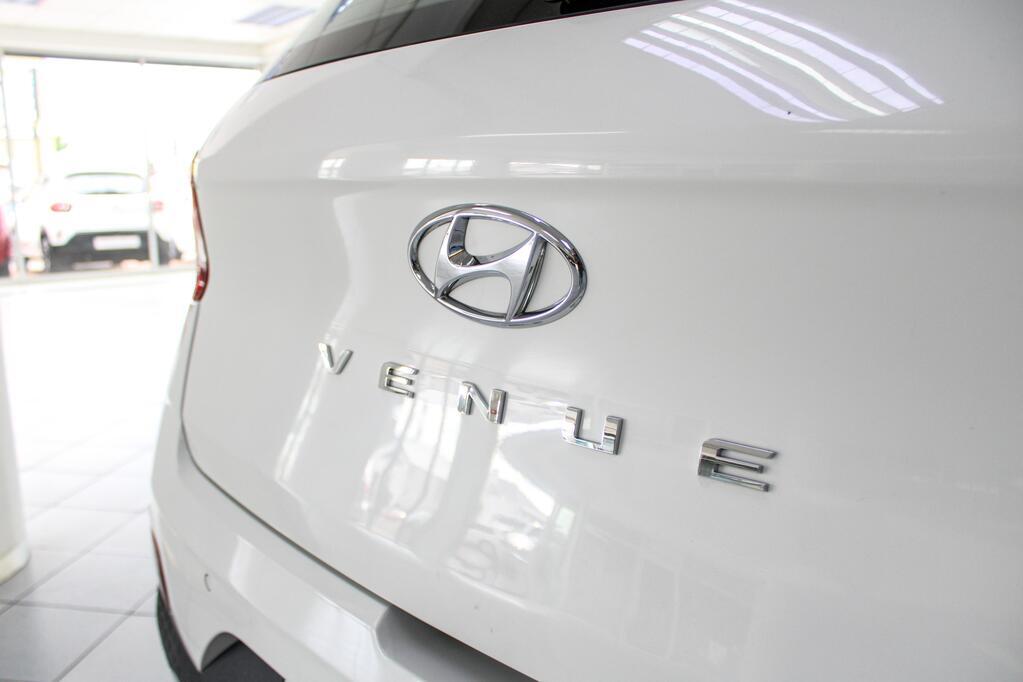 HYUNDAI VENUE - Image 8
