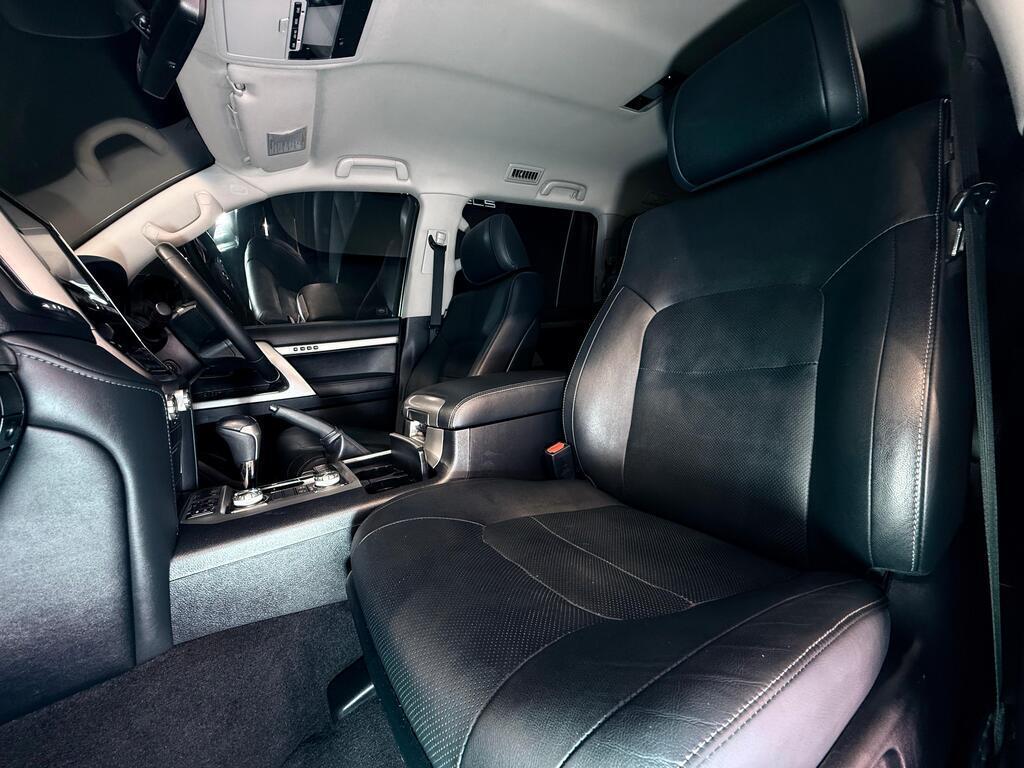 TOYOTA LAND CRUISER 200 V8 4.5D VX-R A/T