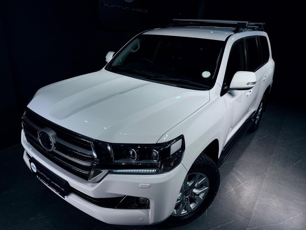 TOYOTA LAND CRUISER 200 V8 4.5D VX-R A/T