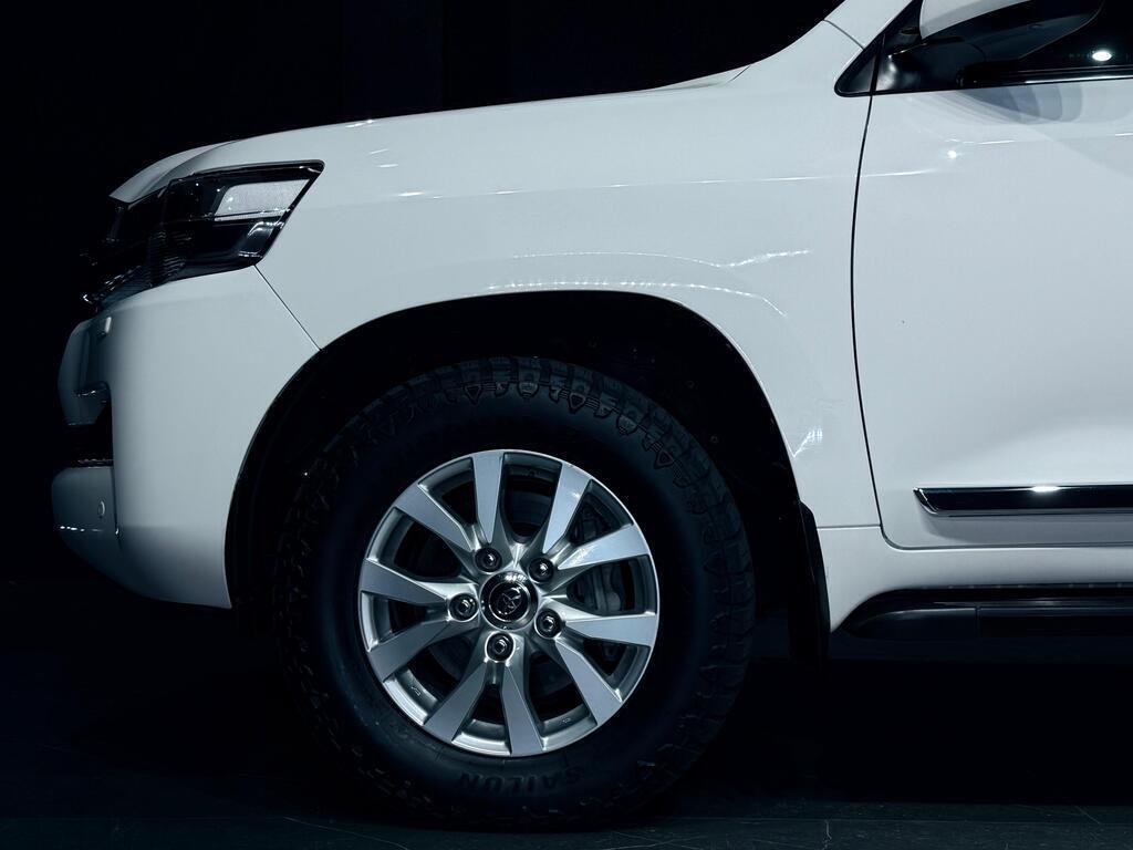 TOYOTA LAND CRUISER 200 V8 4.5D VX-R A/T