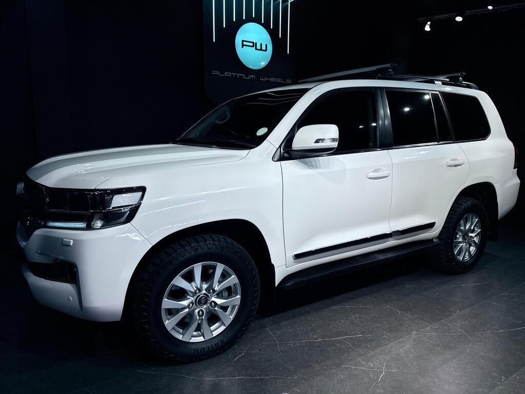 TOYOTA LAND CRUISER 200 V8 4.5D VX-R A/T