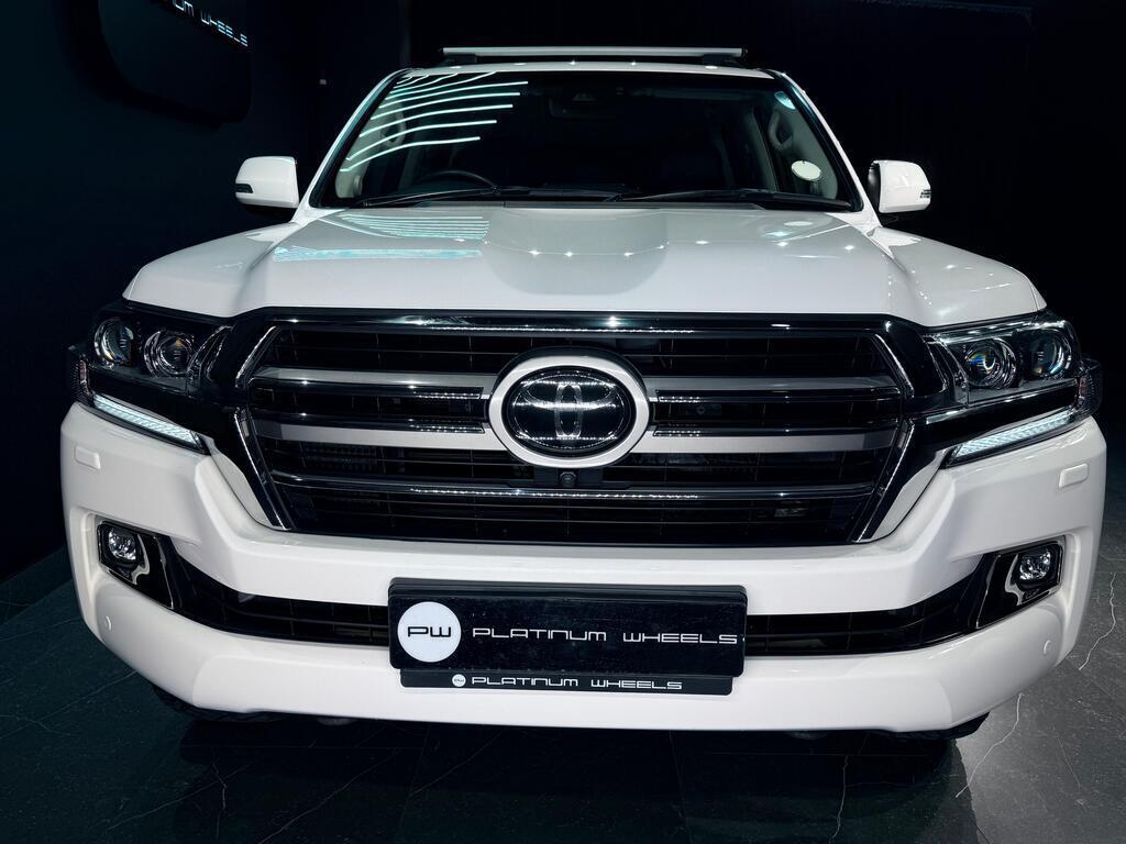 TOYOTA LAND CRUISER 200 V8 4.5D VX-R A/T