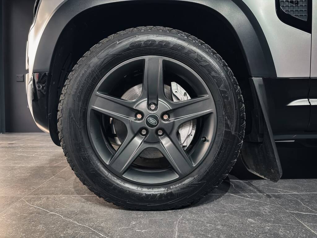 LAND ROVER DEFENDER 110 D300 SE X-DYNAMIC (221KW)