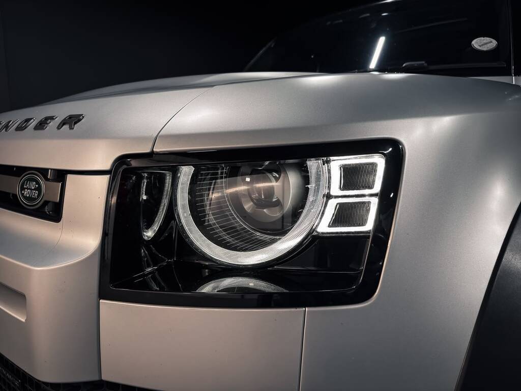 LAND ROVER DEFENDER 110 D300 SE X-DYNAMIC (221KW)