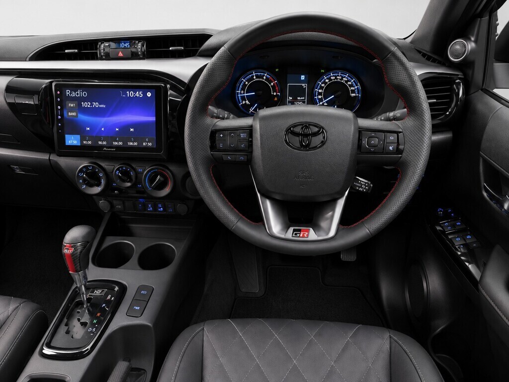 TOYOTA HILUX 2.8 GD-6 RB LEGEND 4X4 A/T P/U E/CAB