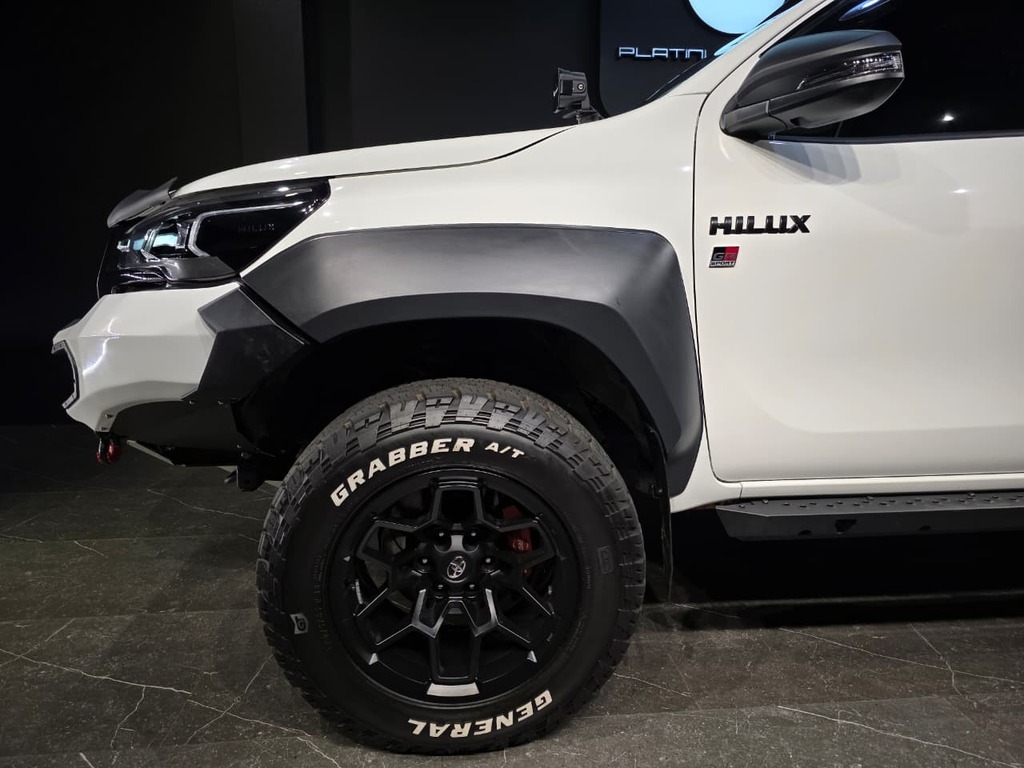 TOYOTA HILUX 2.8 GD-6 RB LEGEND 4X4 A/T P/U E/CAB