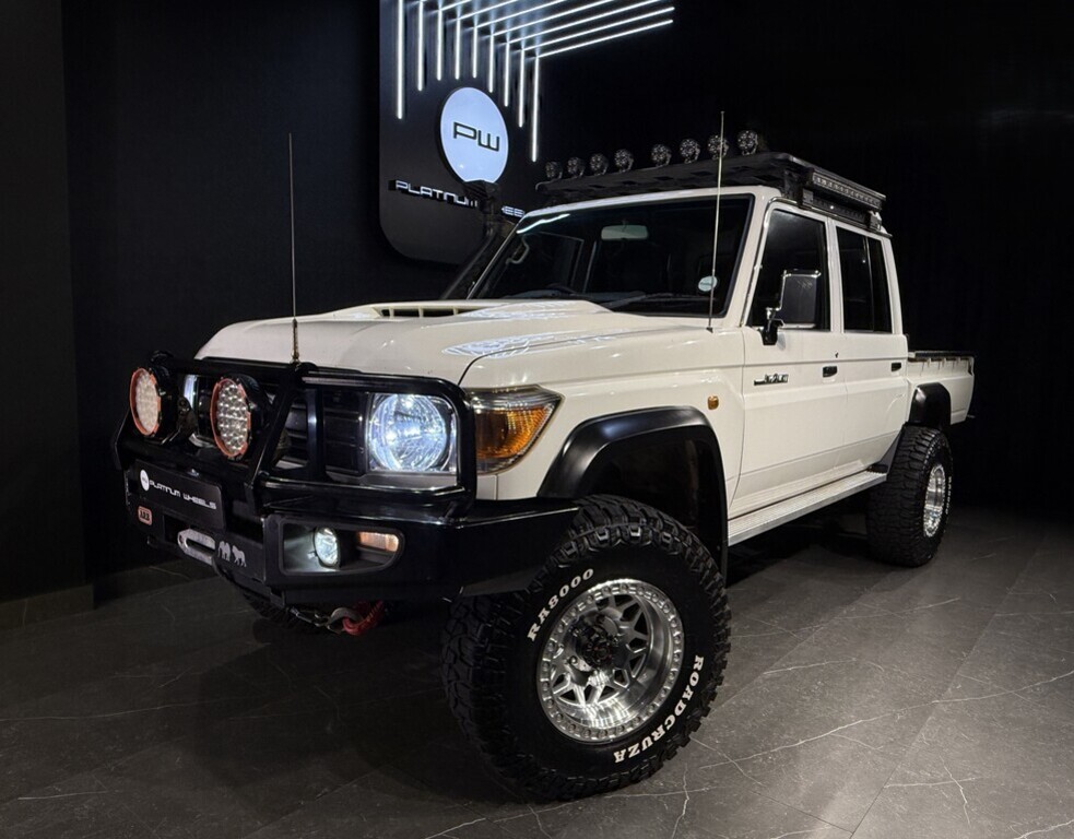 TOYOTA LAND CRUISER 79 4.5D P/U D/C