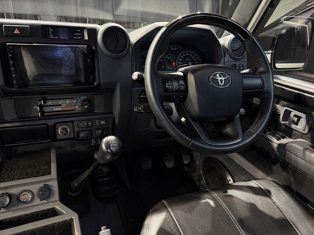 TOYOTA LAND CRUISER 79 4.5D P/U D/C