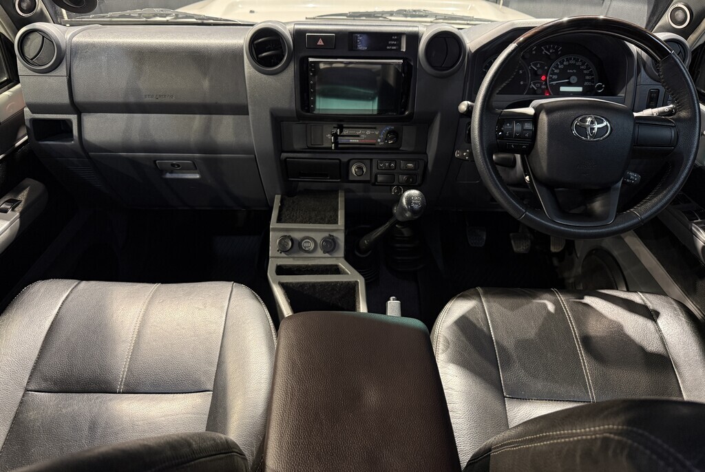 TOYOTA LAND CRUISER 79 4.5D P/U D/C