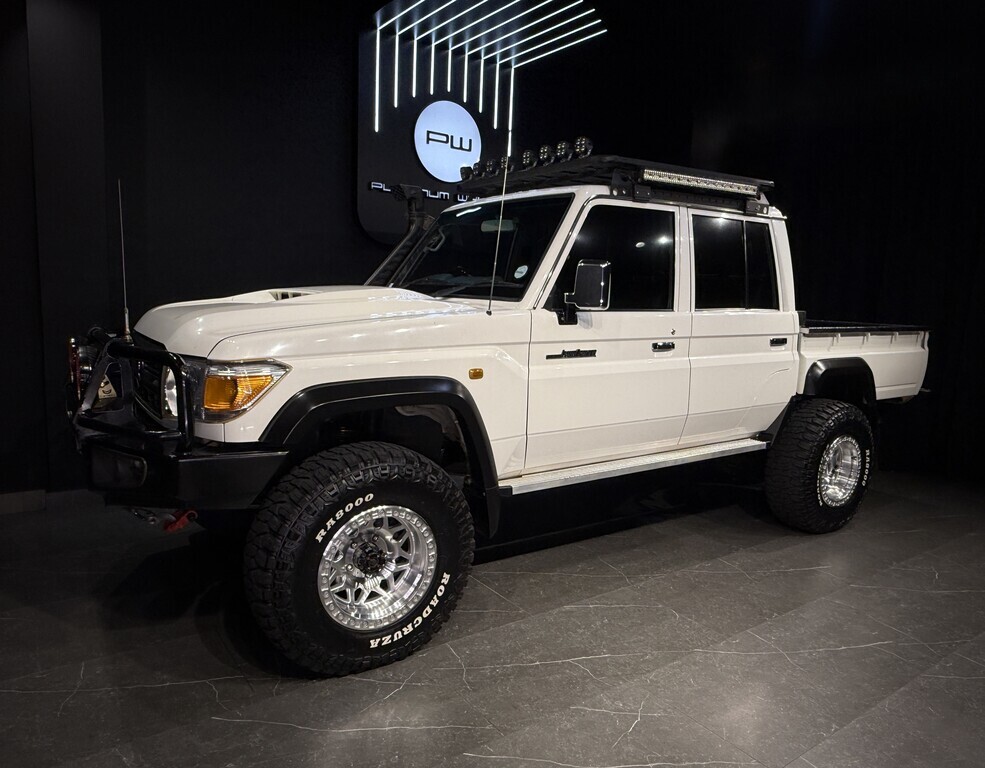 TOYOTA LAND CRUISER 79 4.5D P/U D/C