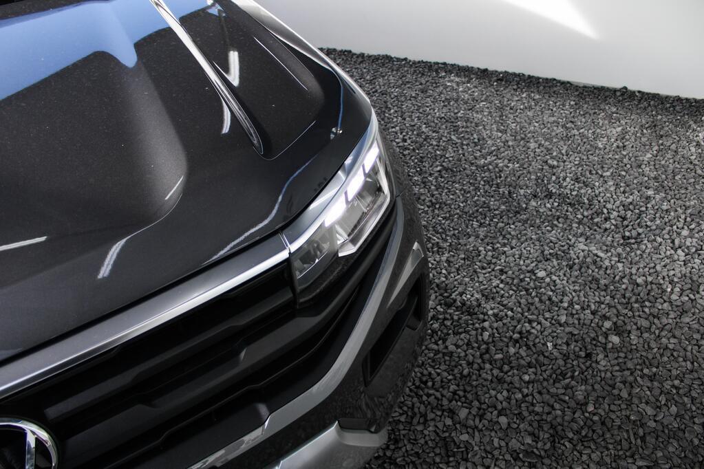 VOLKSWAGEN AMAROK - Image 8