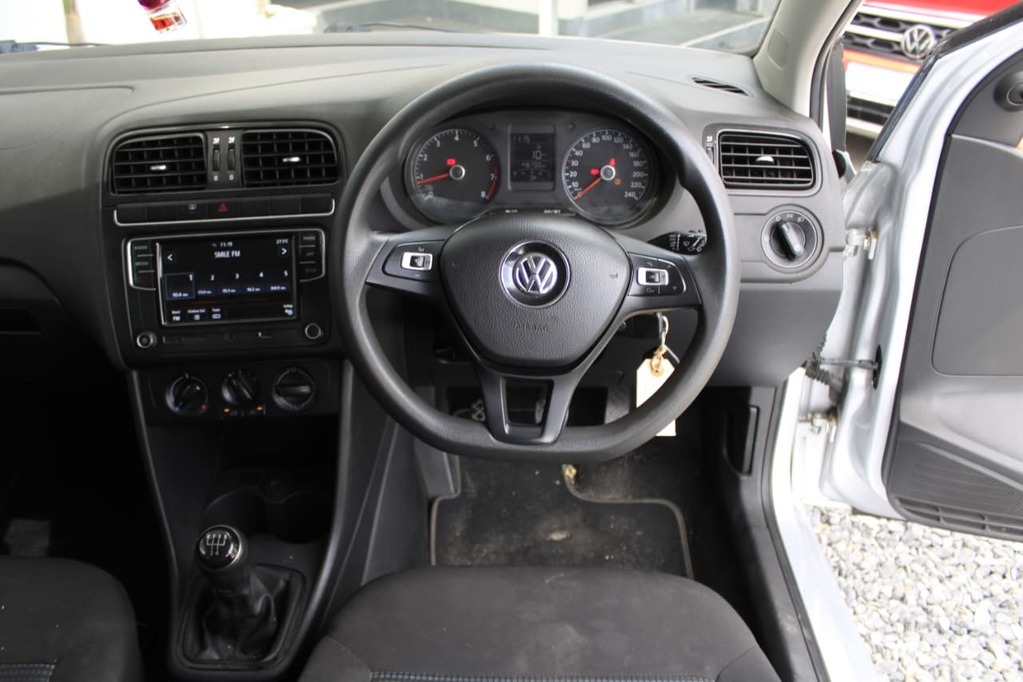 2021 VOLKSWAGEN POLO VIVO, White, 146726Kms, Manual, Hatchback, Petrol, R199 995, Goodwood