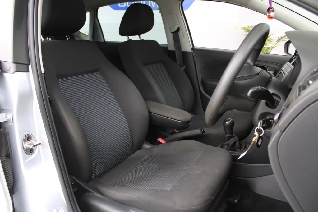 2021 VOLKSWAGEN POLO VIVO, White, 146726Kms, Manual, Hatchback, Petrol, R199 995, Goodwood