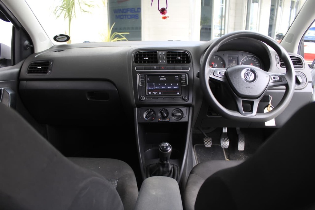 2021 VOLKSWAGEN POLO VIVO, White, 146726Kms, Manual, Hatchback, Petrol, R199 995, Goodwood