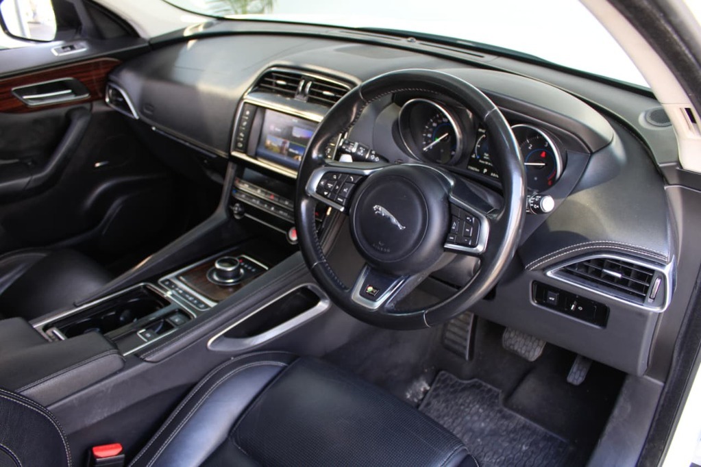 2018 JAGUAR F-PACE, White, 115568Kms, Automatic, , Diesel, R399 995, Goodwood