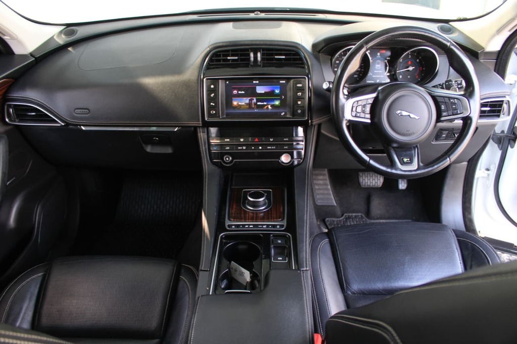 2018 JAGUAR F-PACE, White, 115568Kms, Automatic, , Diesel, R399 995, Goodwood
