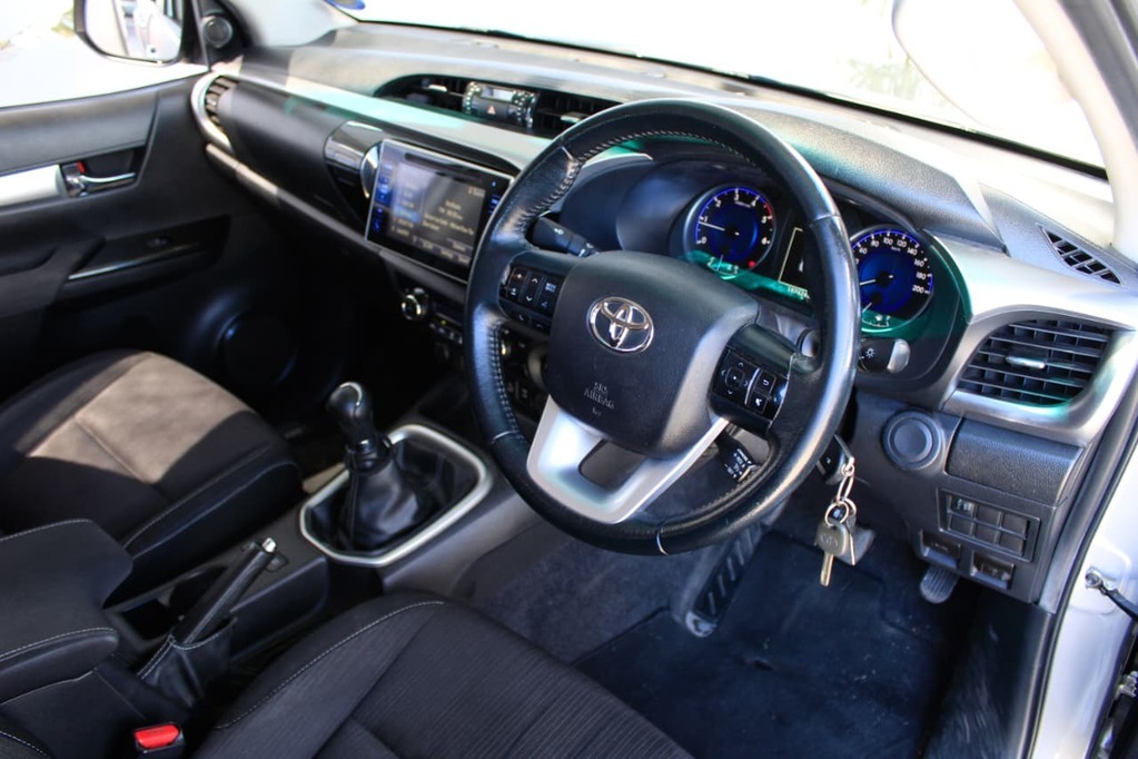 2017 TOYOTA HILUX, Silver, 196349Kms, Manual, , Diesel, R419 995, Goodwood