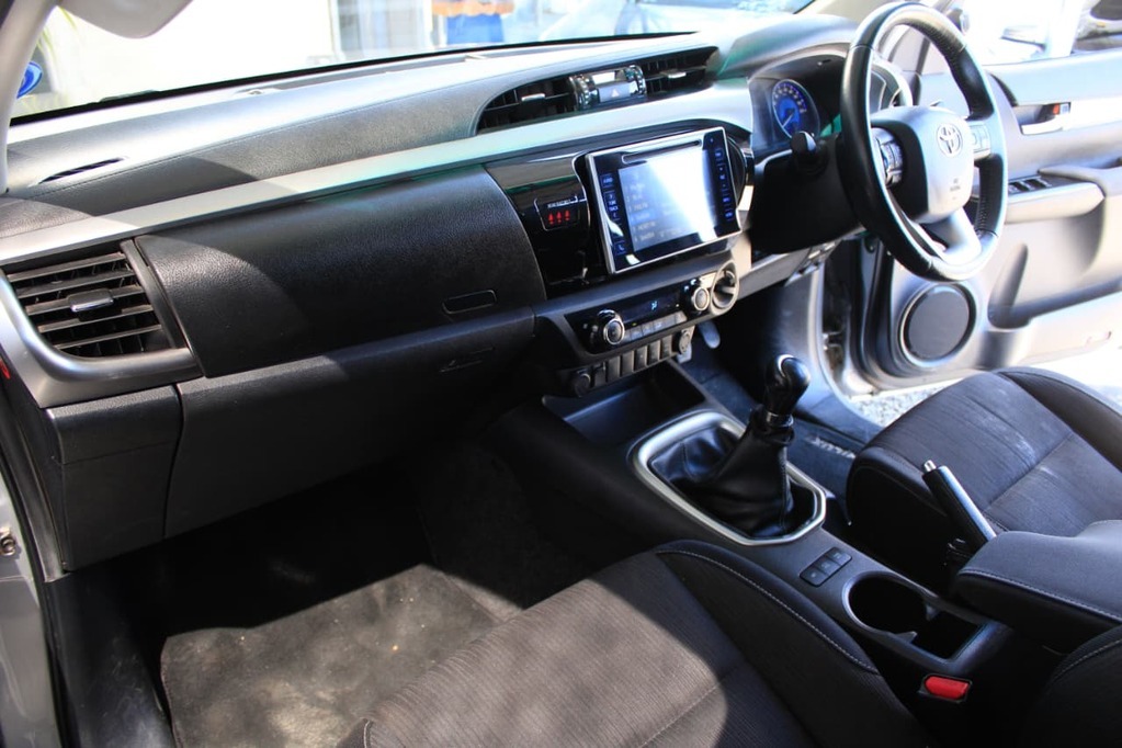 2017 TOYOTA HILUX, Silver, 196349Kms, Manual, , Diesel, R419 995, Goodwood