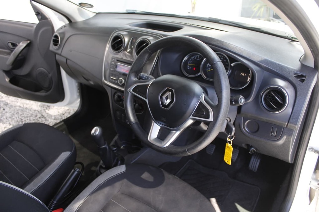 2018 RENAULT SANDERO, White, 122676Kms, Manual, , Petrol, R139 995, Goodwood
