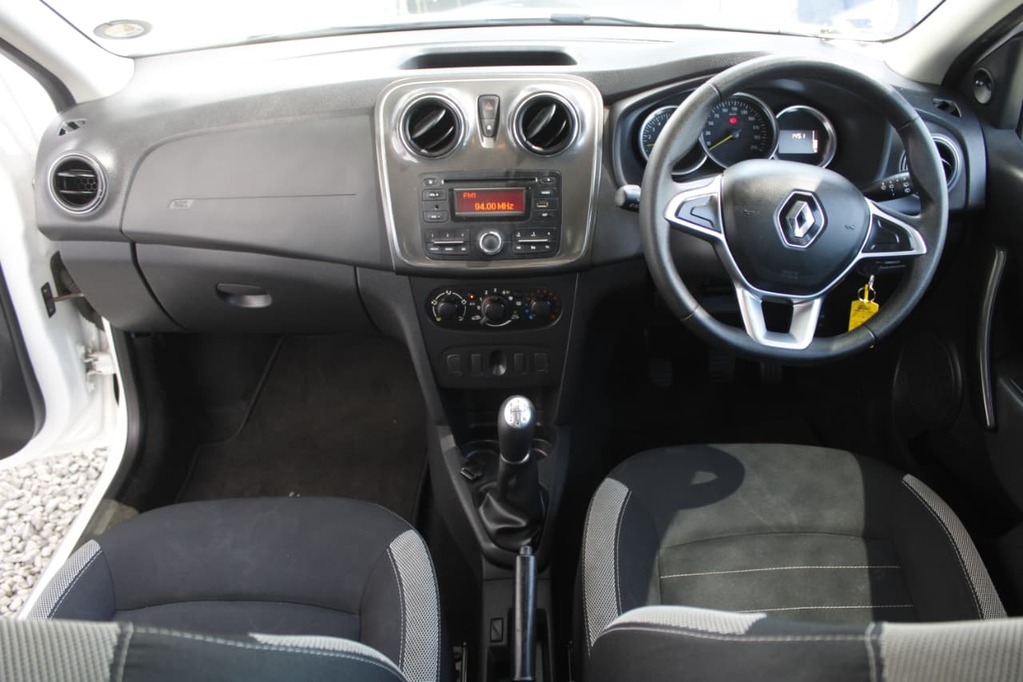 2018 RENAULT SANDERO, White, 122676Kms, Manual, , Petrol, R139 995, Goodwood