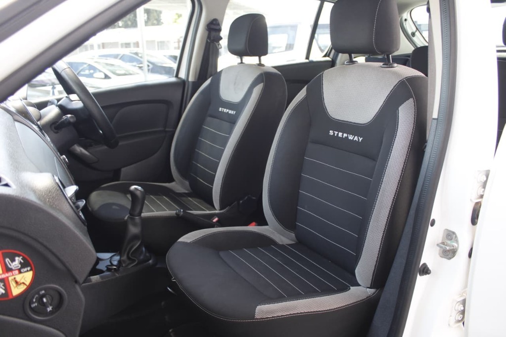 2018 RENAULT SANDERO, White, 122676Kms, Manual, , Petrol, R139 995, Goodwood
