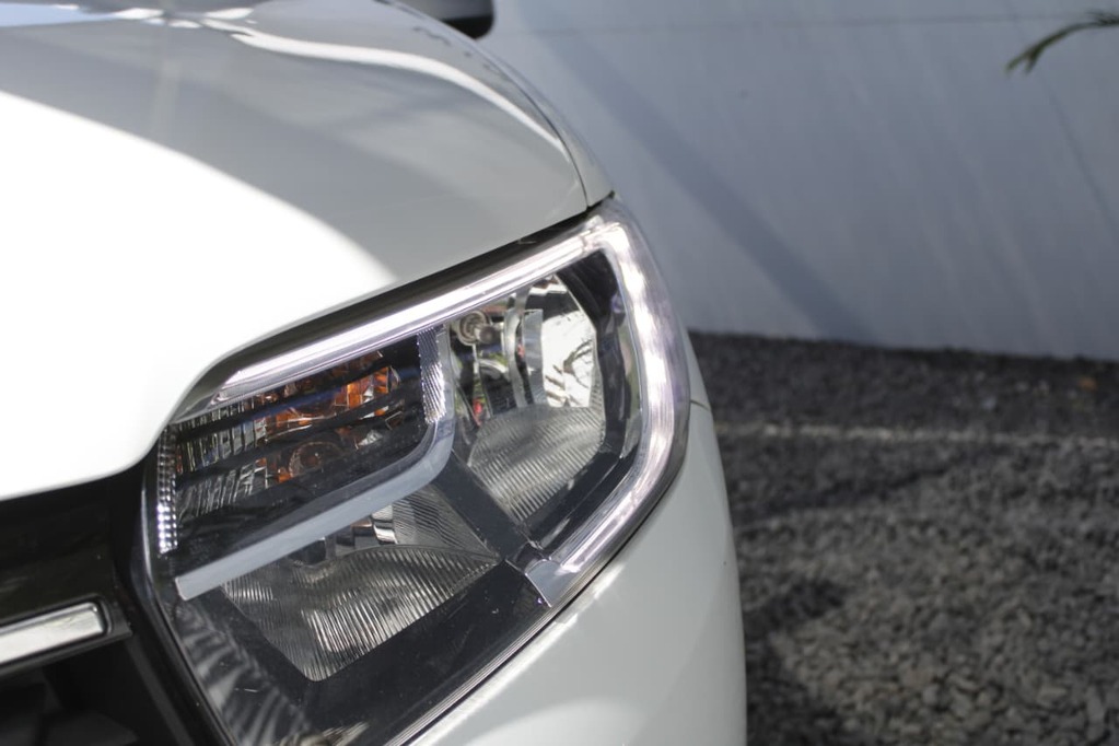 2018 RENAULT SANDERO, White, 122676Kms, Manual, , Petrol, R139 995, Goodwood