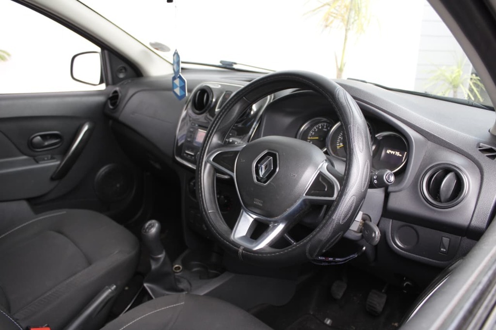2018 RENAULT SANDERO, Grey, 124479Kms, Manual, , Petrol, R119 995, Wingfield Motors Goodwood