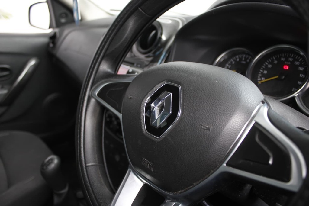 2018 RENAULT SANDERO, Grey, 124479Kms, Manual, , Petrol, R119 995, Wingfield Motors Goodwood