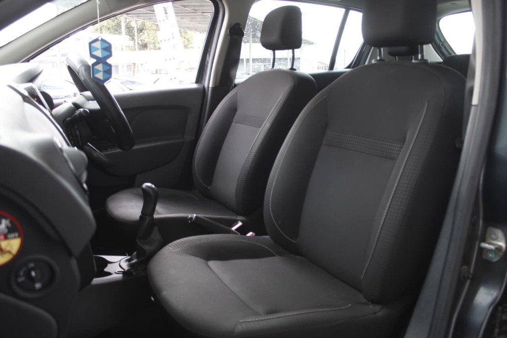 2018 RENAULT SANDERO, Grey, 124479Kms, Manual, , Petrol, R119 995, Wingfield Motors Goodwood