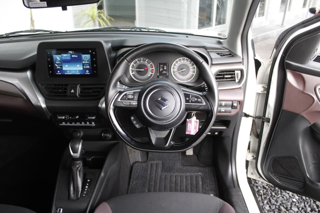 2024 SUZUKI FRONX, White, 52288Kms, Automatic, , Petrol, R274 995, Goodwood