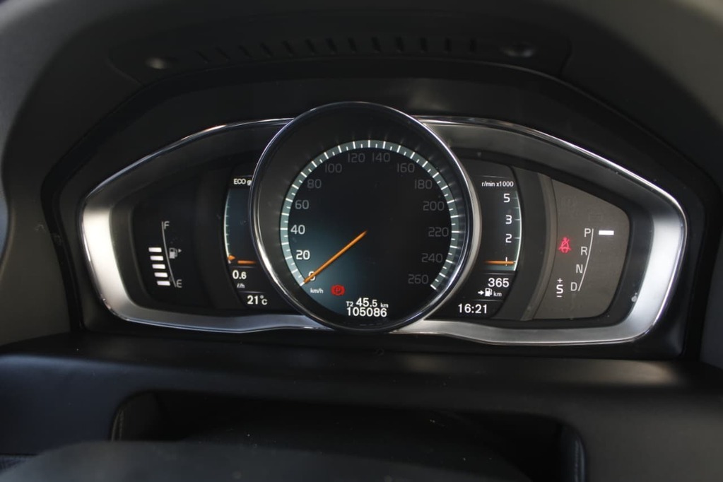 2018 VOLVO XC60, Silver, 105065Kms, Automatic, , Diesel, R289 995, Goodwood