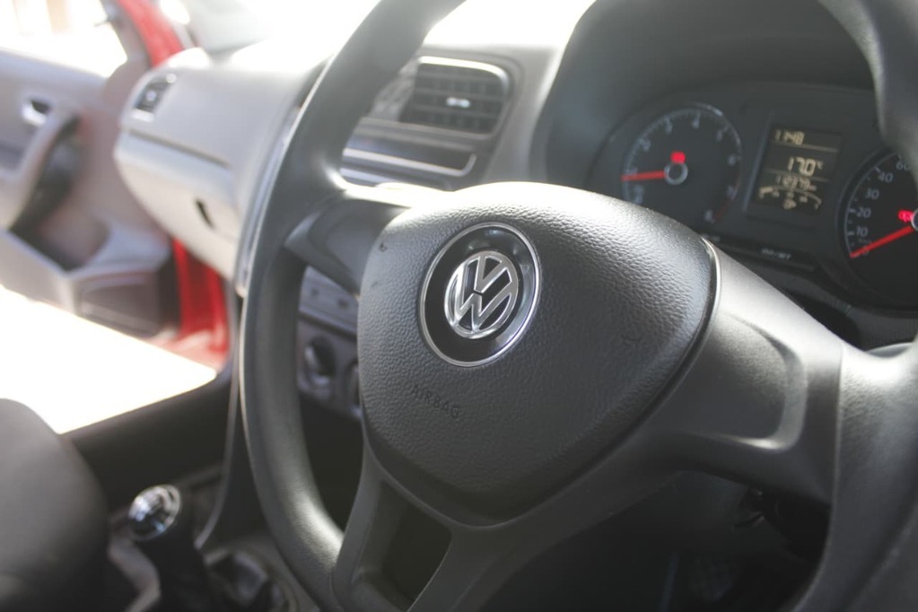 2018 VOLKSWAGEN POLO VIVO, Red, 112365Kms, Manual, , Petrol, R159 995, Goodwood