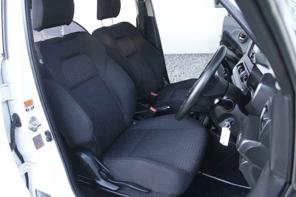 2025 SUZUKI SWIFT, White, 20588Kms, Manual, , Petrol, R209 995, Wingfield Motors Goodwood