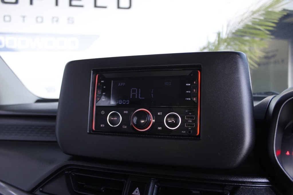 2025 SUZUKI SWIFT, White, 20588Kms, Manual, , Petrol, R209 995, Wingfield Motors Goodwood