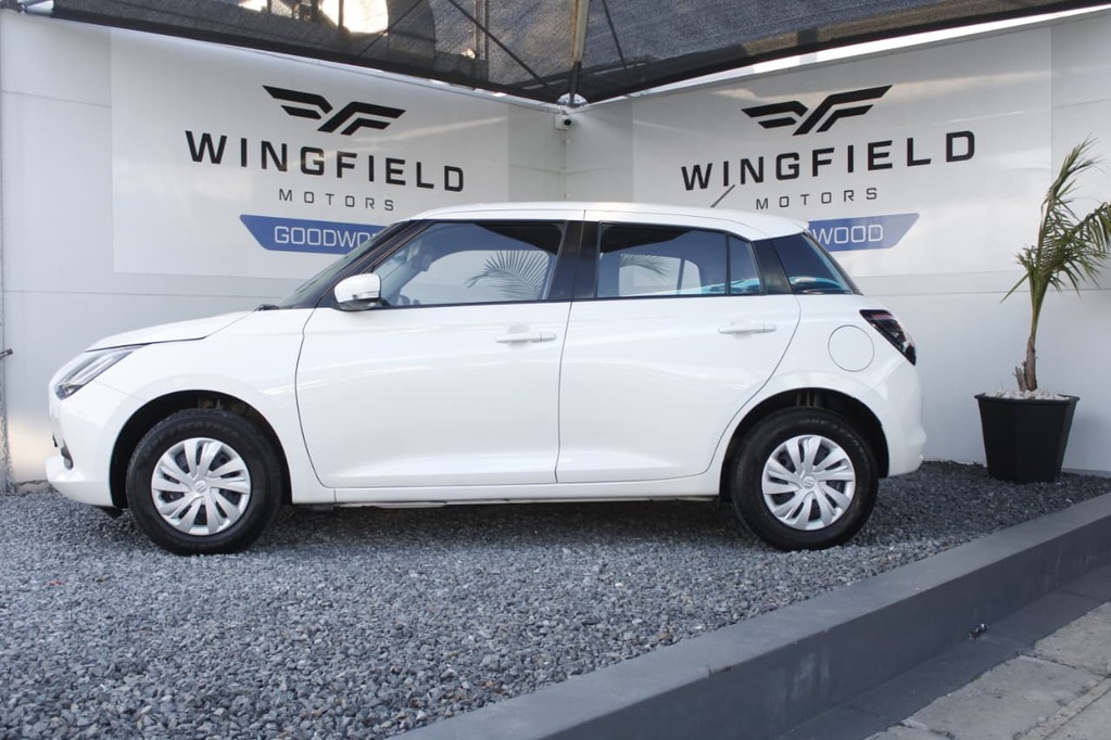 2025 SUZUKI SWIFT, White, 20588Kms, Manual, , Petrol, R209 995, Wingfield Motors Goodwood