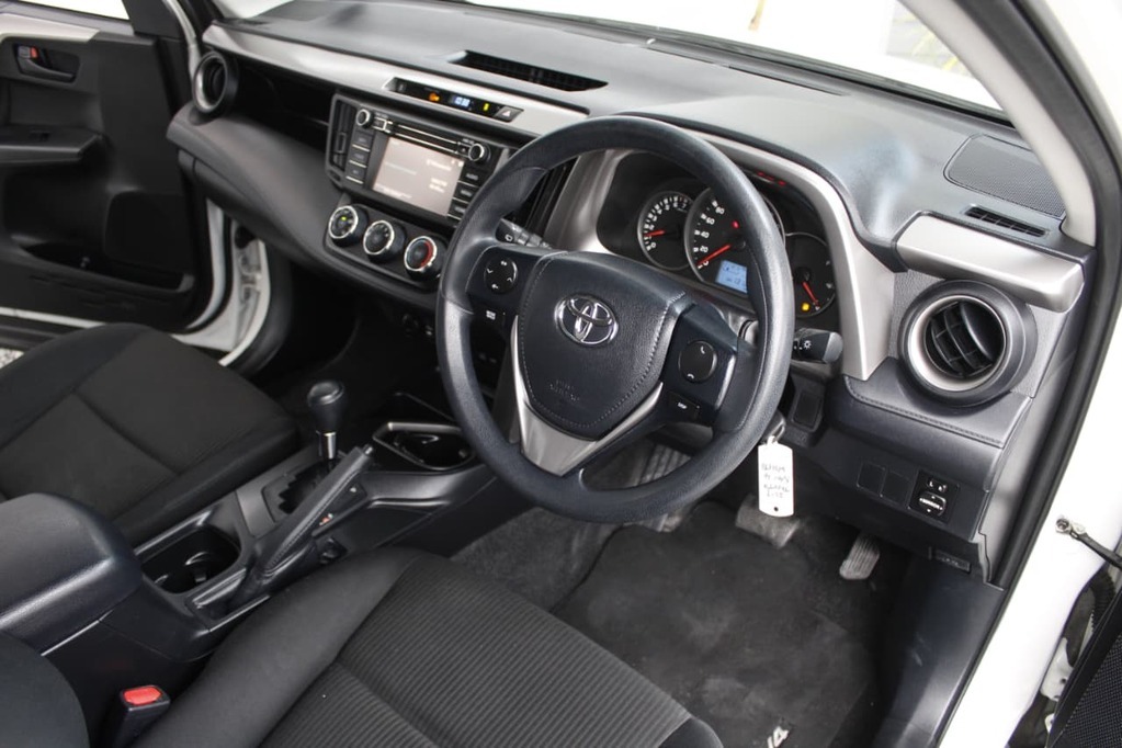 2017 TOYOTA RAV 4, White, 131194Kms, Automatic, SUV, Petrol, R279 995, Goodwood