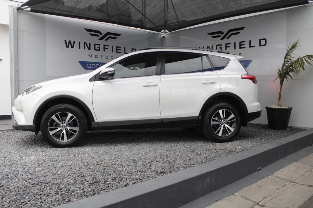 2017 TOYOTA RAV 4, White, 131194Kms, Automatic, SUV, Petrol, R279 995, Goodwood