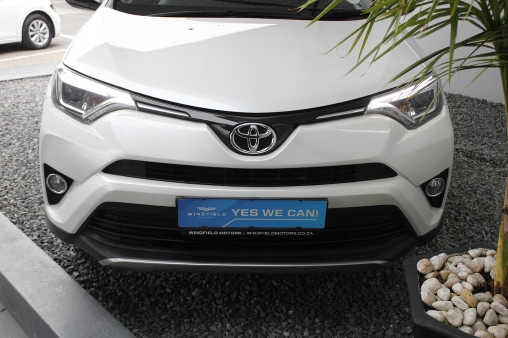 2017 TOYOTA RAV 4, White, 131194Kms, Automatic, SUV, Petrol, R279 995, Goodwood