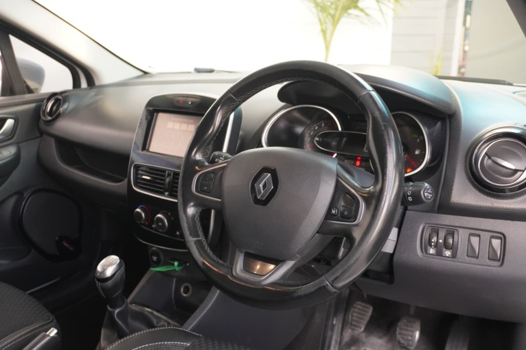 2018 RENAULT CLIO IV, White, 145000Kms, Manual, Hatchback, Petrol, R119 995, Goodwood