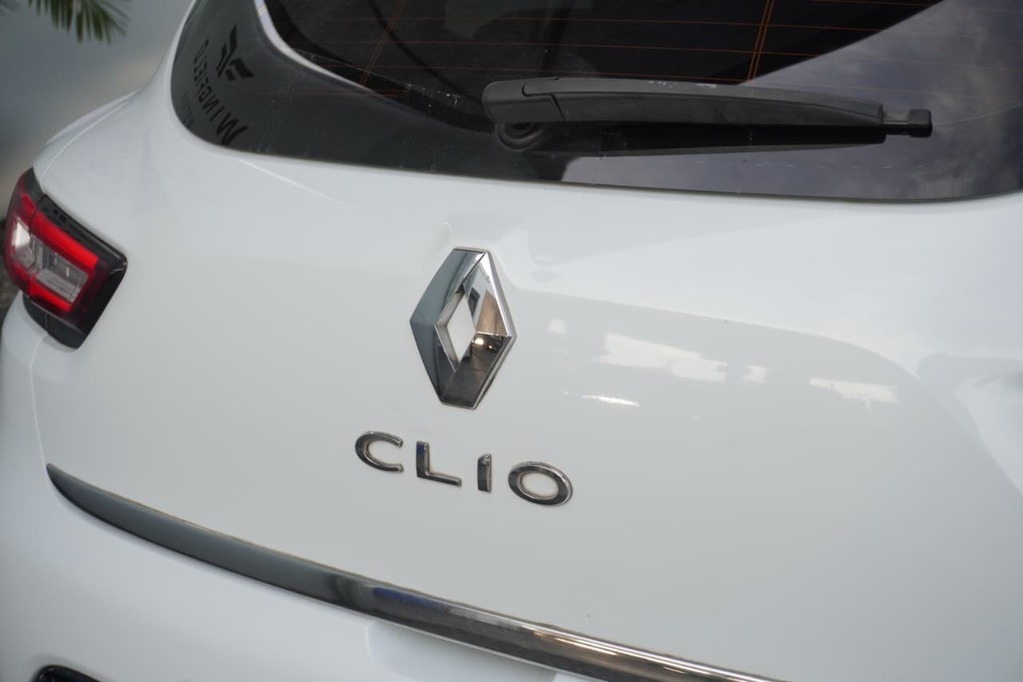 2018 RENAULT CLIO IV, White, 145000Kms, Manual, Hatchback, Petrol, R119 995, Goodwood